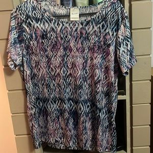 Loose fitting patterened t shirt